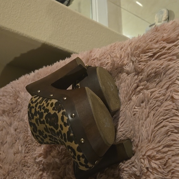 Nwot Theresa Report leopard  platform clogs size 5.5 - Picture 2 of 7